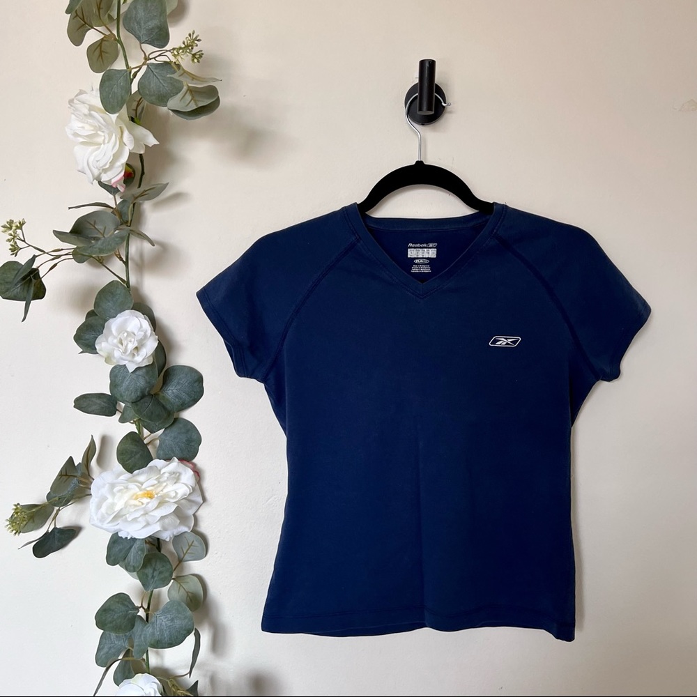 🤍 Reebok Shirt